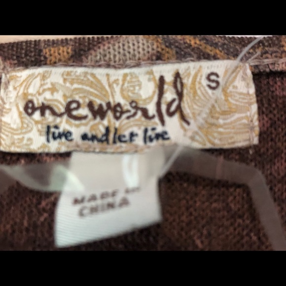 One World Top - Picture 3 of 8